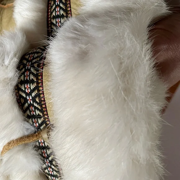 On Hold 🌼 Sz8 handmade leather moccasins with fur vintage better than UGG!! - Picture 5 of 10